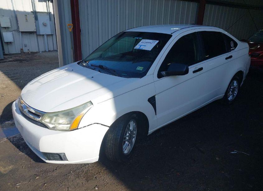 Photo 2 of 2008 Ford Focus SE/SES (VIN 1FAHP35NX8W273949)