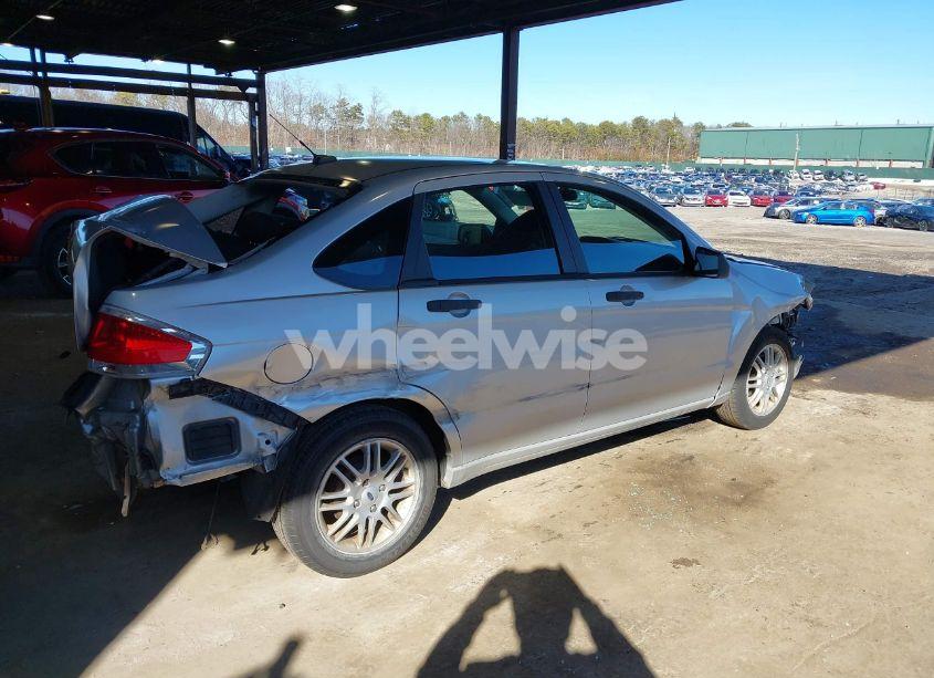 Photo 4 of 2009 Ford Focus SE (VIN 1FAHP35NX9W138763)