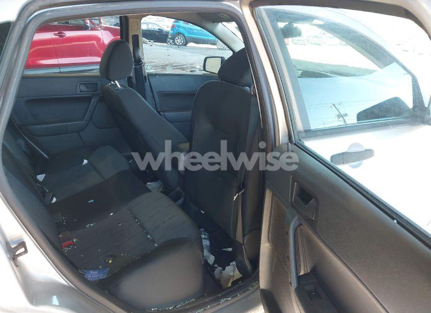 Photo 8 of 2009 Ford Focus SE (VIN 1FAHP35NX9W138763)