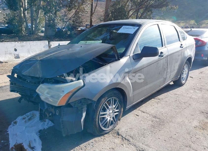 Photo 2 of 2009 Ford Focus SE (VIN 1FAHP35NX9W148886)