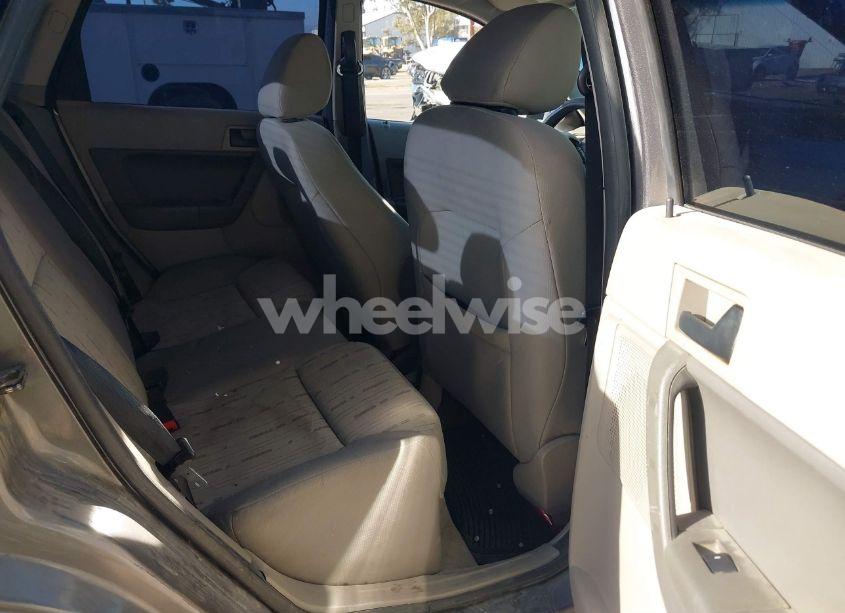 Photo 8 of 2009 Ford Focus SE (VIN 1FAHP35NX9W148886)