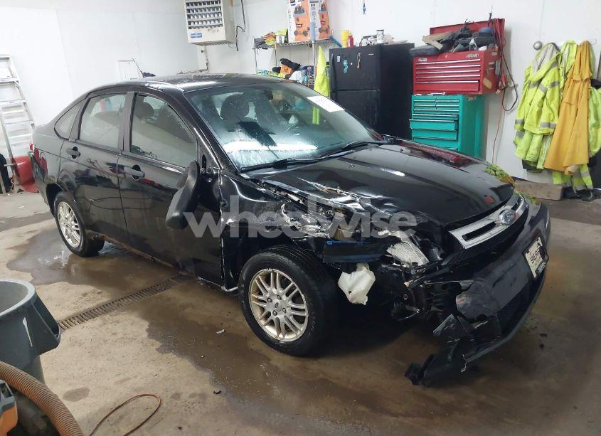 2009 Ford Focus SE (VIN 1FAHP35NX9W196873) main photo