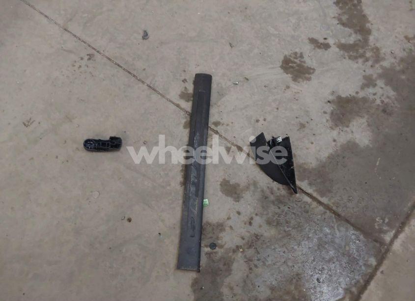 Photo 12 of 2009 Ford Focus SE (VIN 1FAHP35NX9W196873)