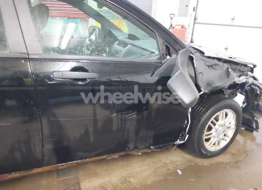 Photo 18 of 2009 Ford Focus SE (VIN 1FAHP35NX9W196873)