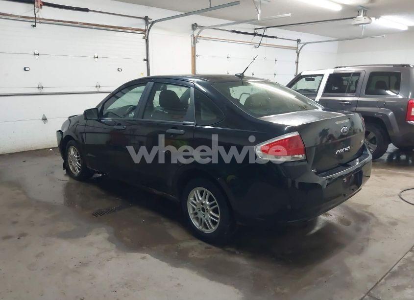 Photo 3 of 2009 Ford Focus SE (VIN 1FAHP35NX9W196873)