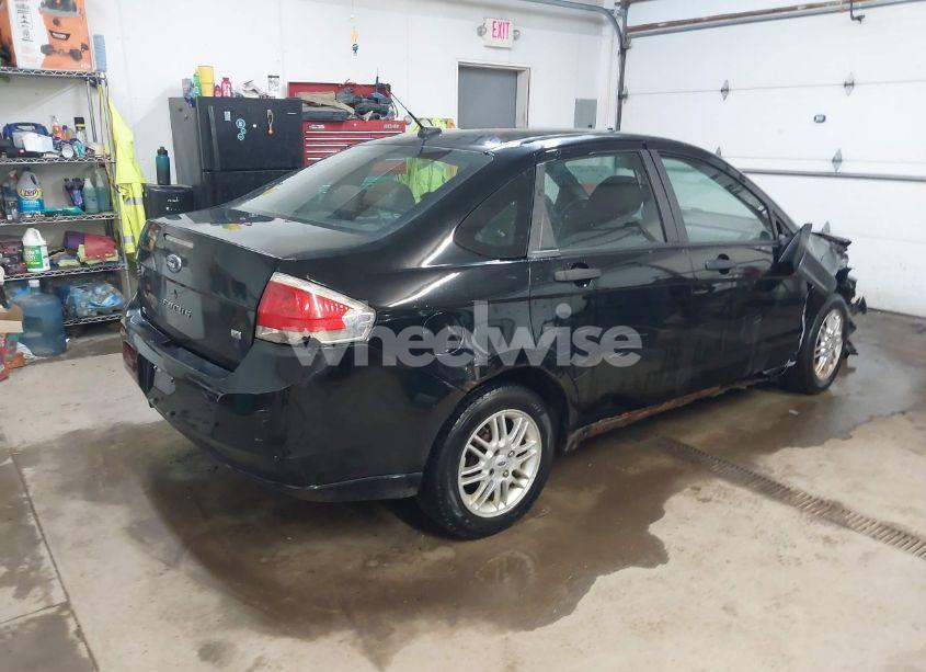 Photo 4 of 2009 Ford Focus SE (VIN 1FAHP35NX9W196873)