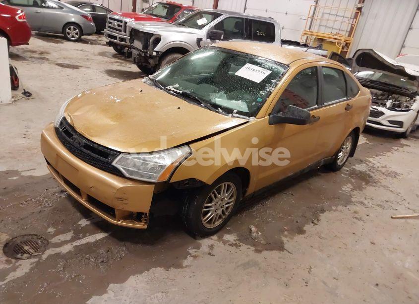 Photo 2 of 2009 Ford Focus SE (VIN 1FAHP35NX9W198090)