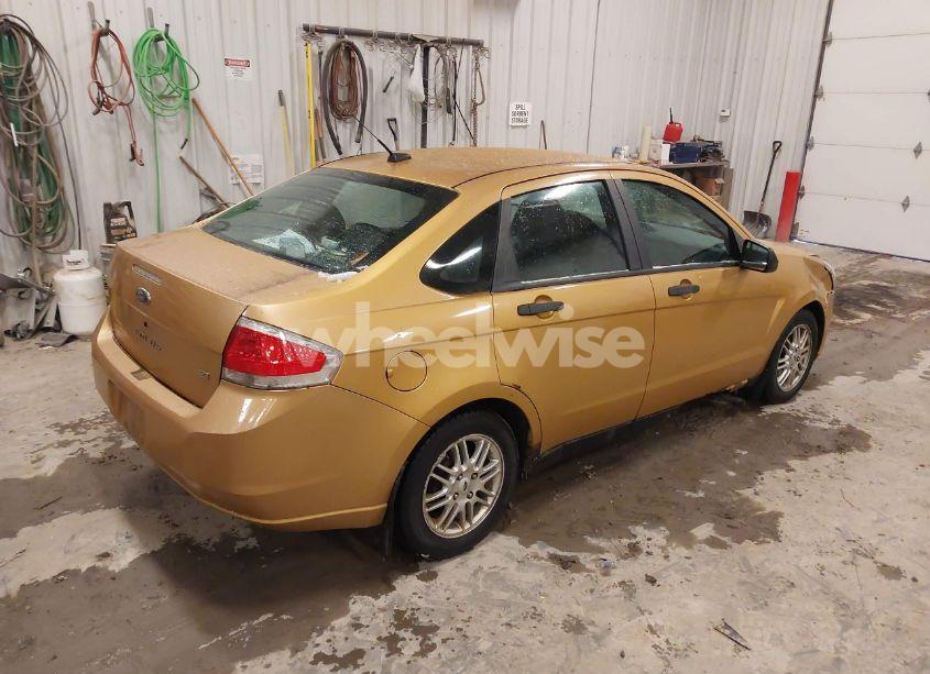 Photo 4 of 2009 Ford Focus SE (VIN 1FAHP35NX9W198090)
