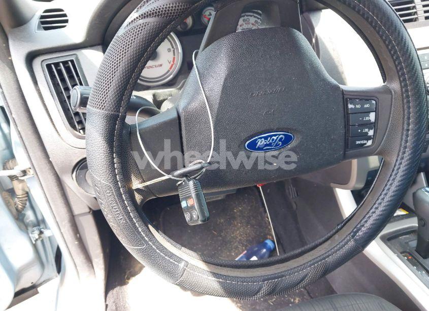 Photo 11 of 2009 Ford Focus SE (VIN 1FAHP35NX9W203076)