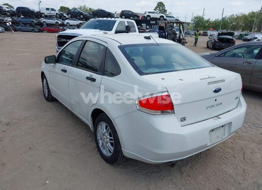 Photo 3 of 2009 Ford Focus SE (VIN 1FAHP35NX9W203482)