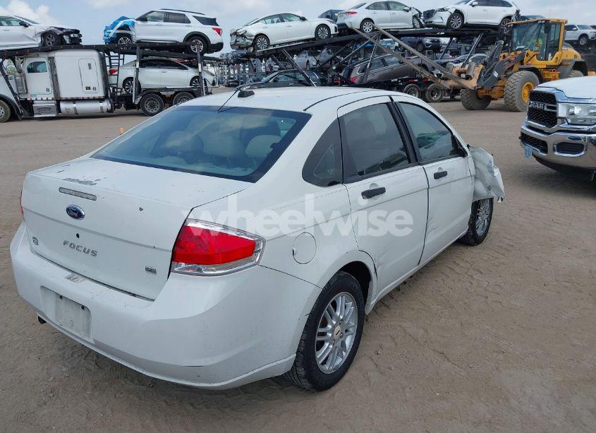 Photo 4 of 2009 Ford Focus SE (VIN 1FAHP35NX9W203482)