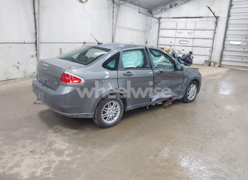 Photo 4 of 2009 Ford Focus SE (VIN 1FAHP35NX9W210268)