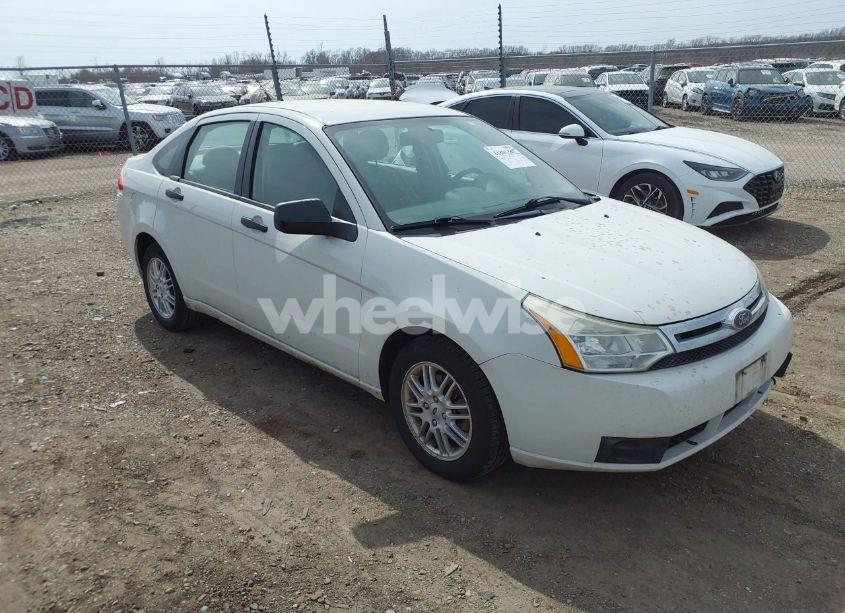 2009 Ford Focus SE (VIN 1FAHP35NX9W222968) main photo