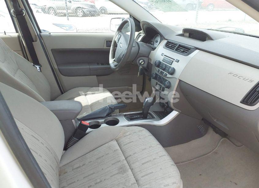 Photo 5 of 2009 Ford Focus SE (VIN 1FAHP35NX9W222968)