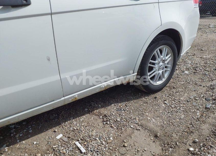 Photo 6 of 2009 Ford Focus SE (VIN 1FAHP35NX9W222968)