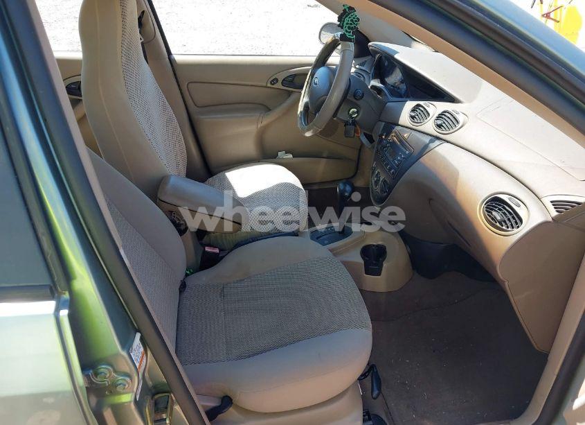 Photo 5 of 2004 Ford Focus SE (VIN 1FAHP36334W177443)