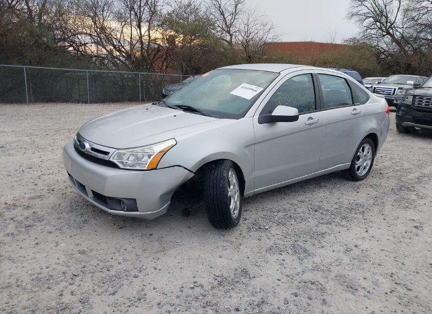 Photo 2 of 2009 Ford Focus SES (VIN 1FAHP36N19W119422)