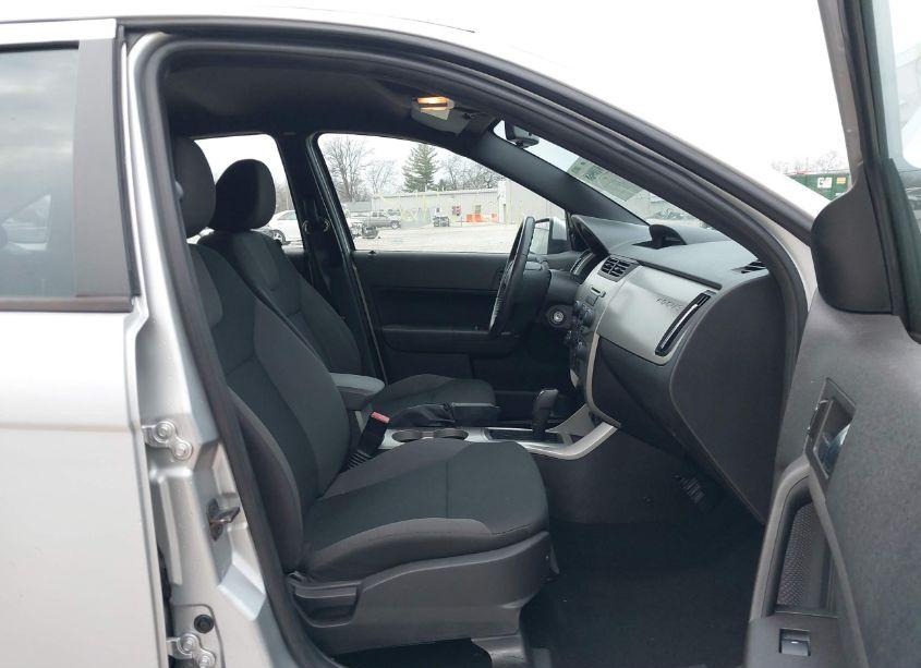 Photo 5 of 2009 Ford Focus SES (VIN 1FAHP36N19W119422)