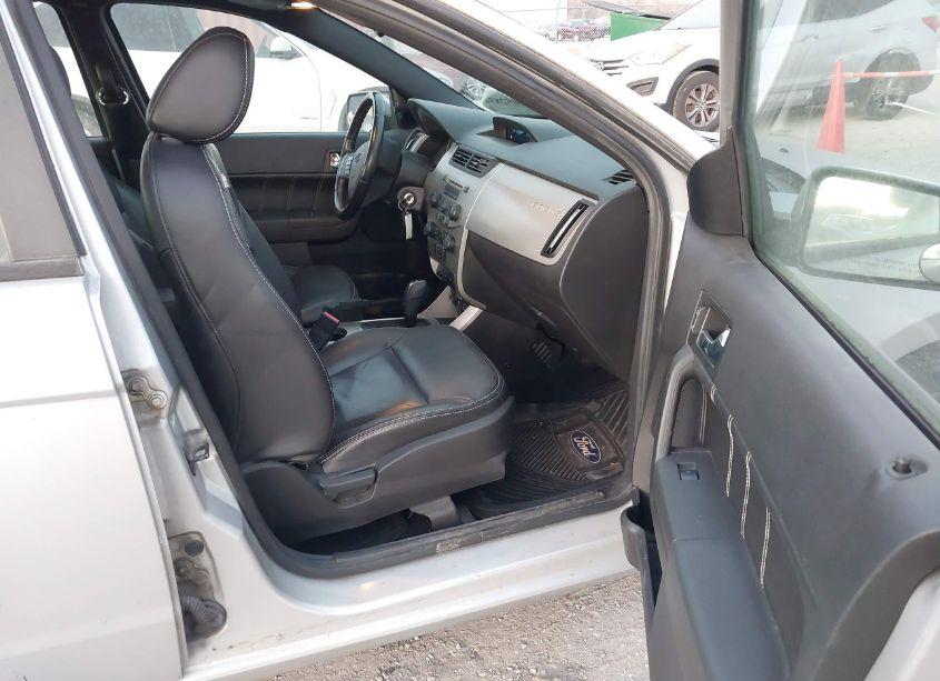 Photo 5 of 2009 Ford Focus SES (VIN 1FAHP36N19W264783)