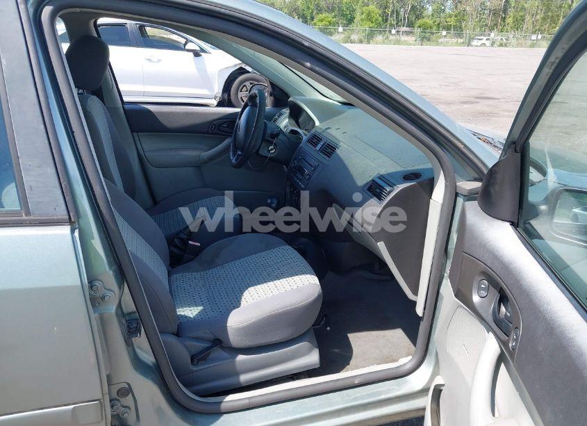 Photo 5 of 2006 Ford Focus ZXW (VIN 1FAHP36N26W227530)