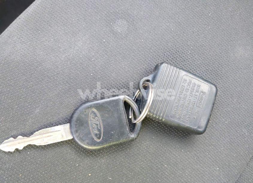 Photo 11 of 2009 Ford Focus SES (VIN 1FAHP36N29W150498)