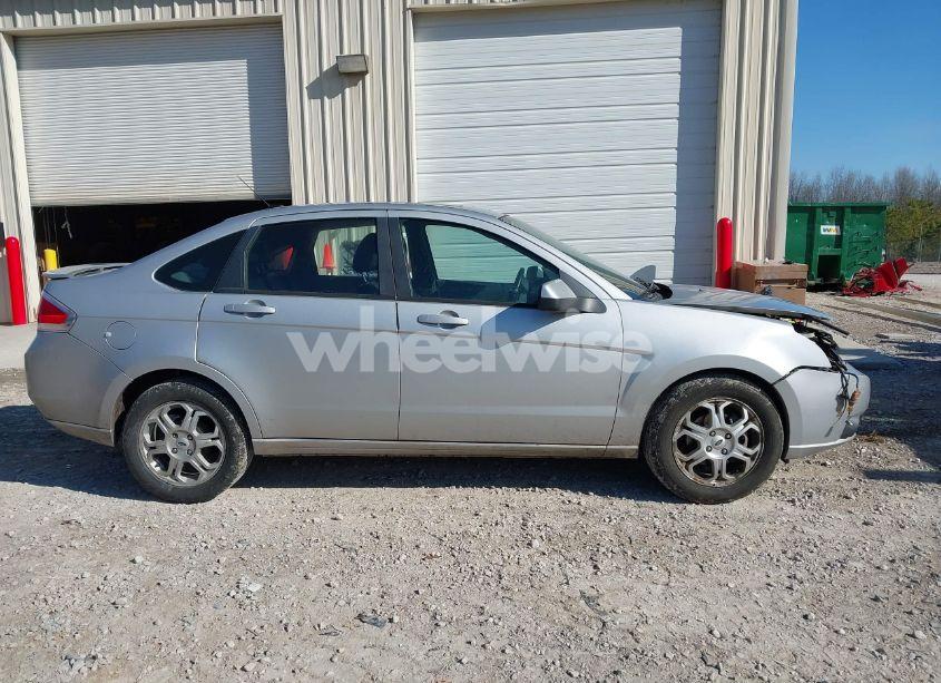 Photo 13 of 2009 Ford Focus SES (VIN 1FAHP36N39W188872)