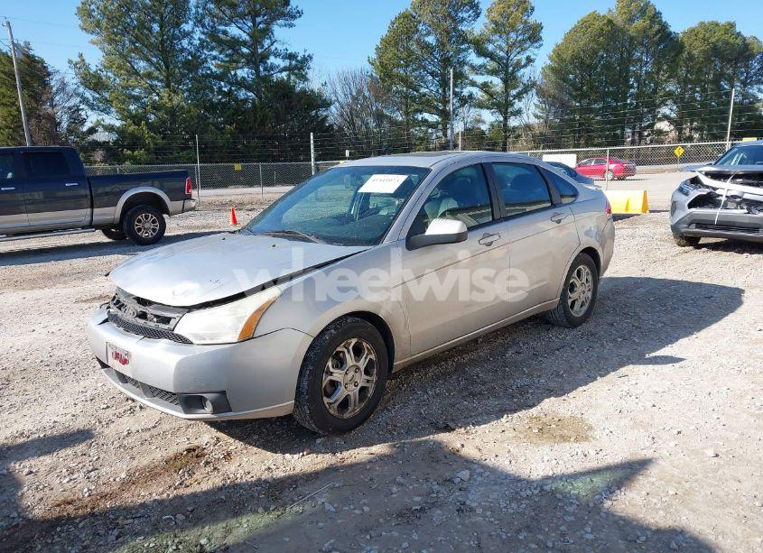 Photo 2 of 2009 Ford Focus SES (VIN 1FAHP36N39W188872)