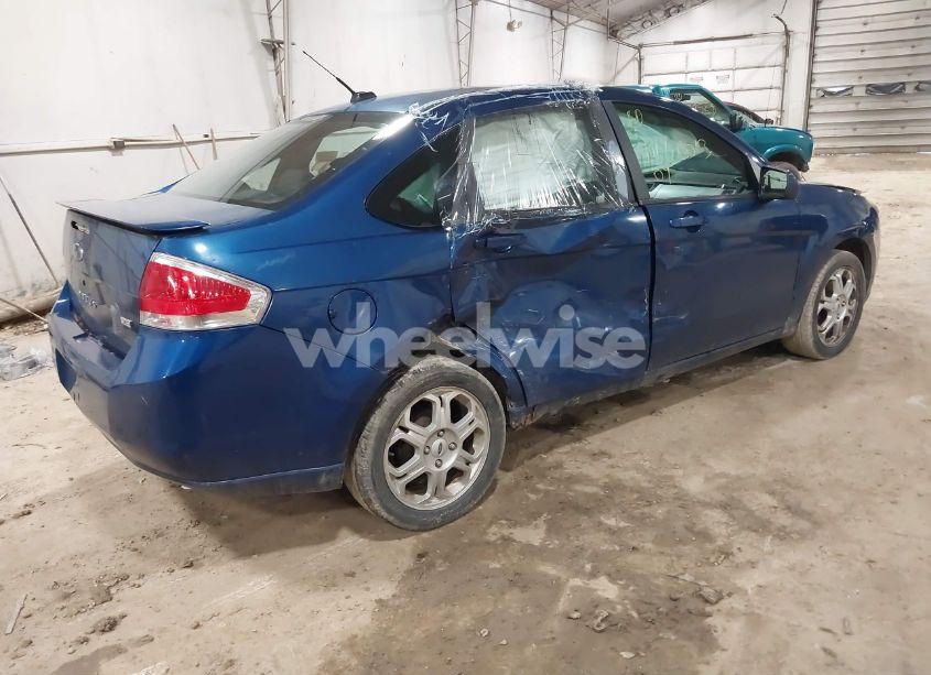 Photo 4 of 2009 Ford Focus SES (VIN 1FAHP36N39W240811)