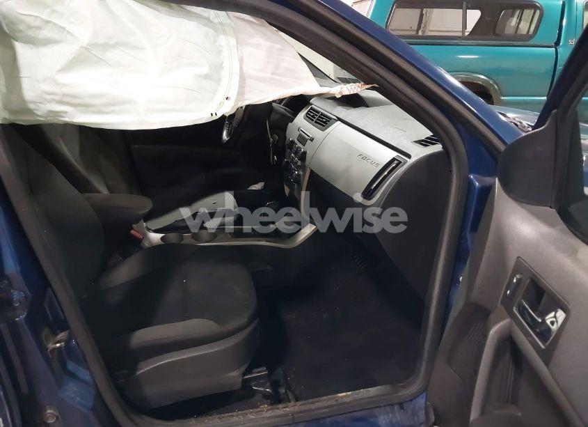 Photo 5 of 2009 Ford Focus SES (VIN 1FAHP36N39W240811)