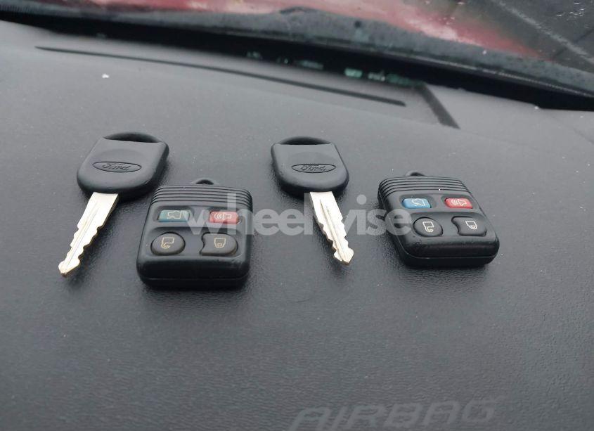 Photo 11 of 2009 Ford Focus SES (VIN 1FAHP36N39W253882)