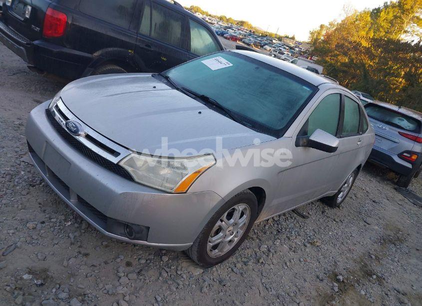 Photo 2 of 2009 Ford Focus SES (VIN 1FAHP36N49W179792)