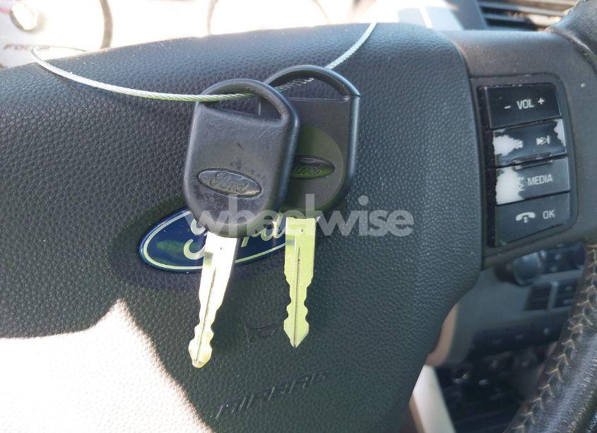 Photo 11 of 2009 Ford Focus SES (VIN 1FAHP36N49W196074)