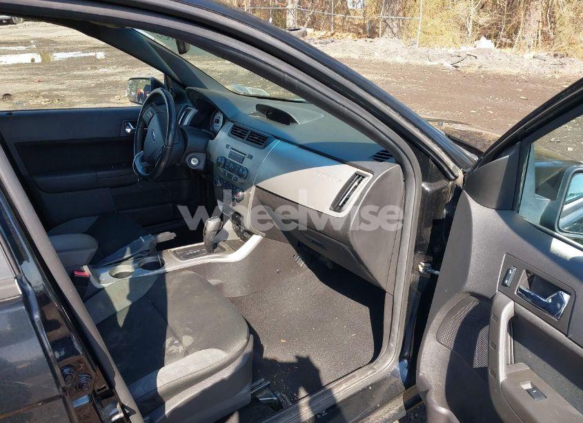 Photo 5 of 2009 Ford Focus SES (VIN 1FAHP36N49W207901)