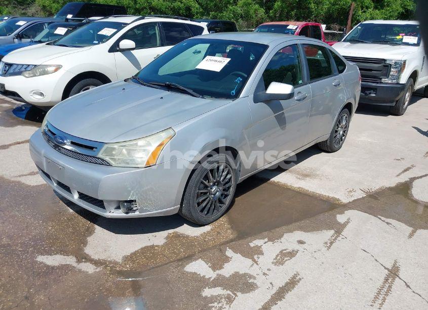 Photo 2 of 2009 Ford Focus SES (VIN 1FAHP36N69W102910)