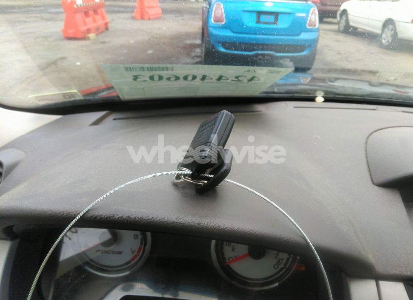 Photo 11 of 2009 Ford Focus SES (VIN 1FAHP36N69W155025)