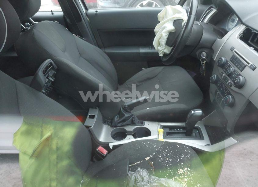 Photo 5 of 2009 Ford Focus SES (VIN 1FAHP36N79W128058)