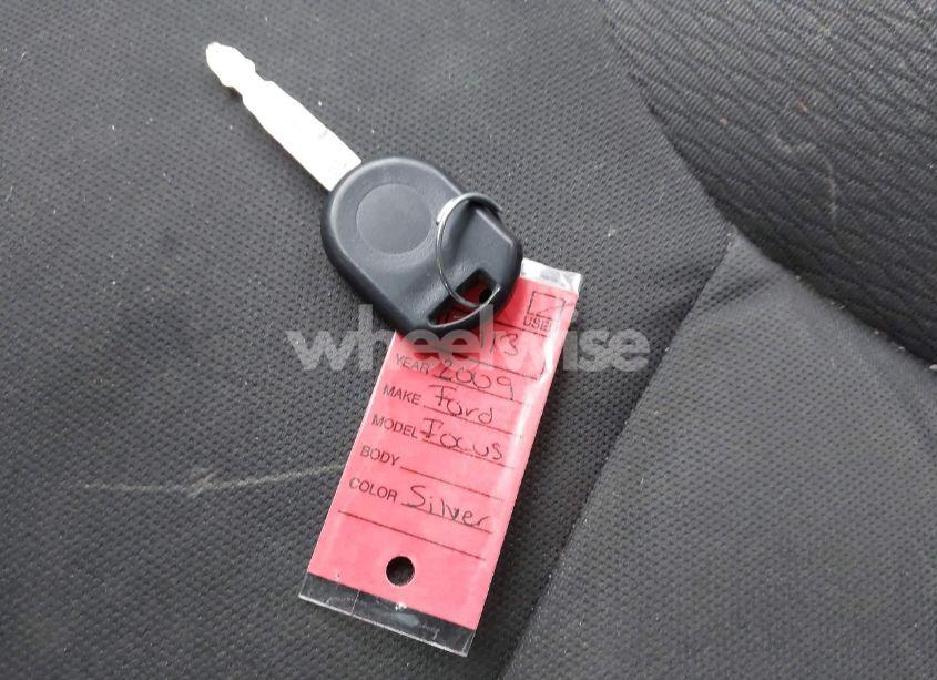 Photo 11 of 2009 Ford Focus SES (VIN 1FAHP36N79W248815)