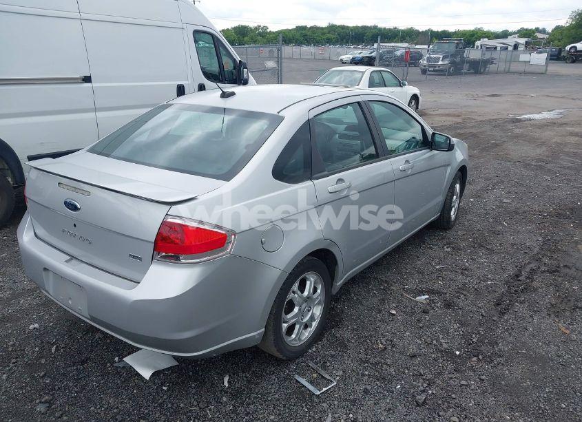 Photo 4 of 2009 Ford Focus SES (VIN 1FAHP36N89W161764)