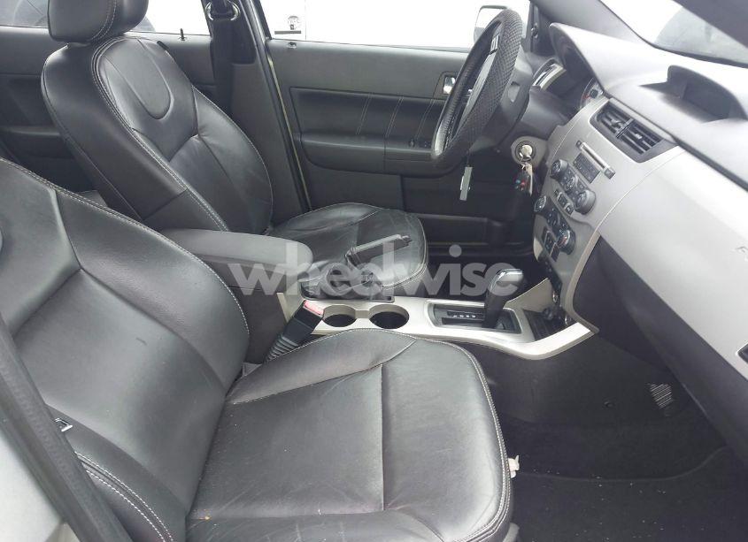 Photo 5 of 2009 Ford Focus SES (VIN 1FAHP36N89W161764)