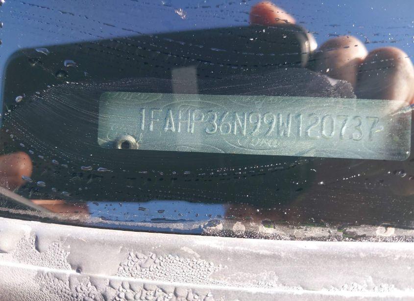 Photo 9 of 2009 Ford Focus SES (VIN 1FAHP36N99W120737)