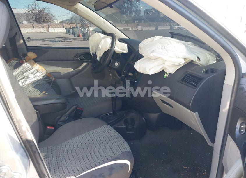 Photo 5 of 2006 Ford Focus ZXW (VIN 1FAHP36NX6W182594)