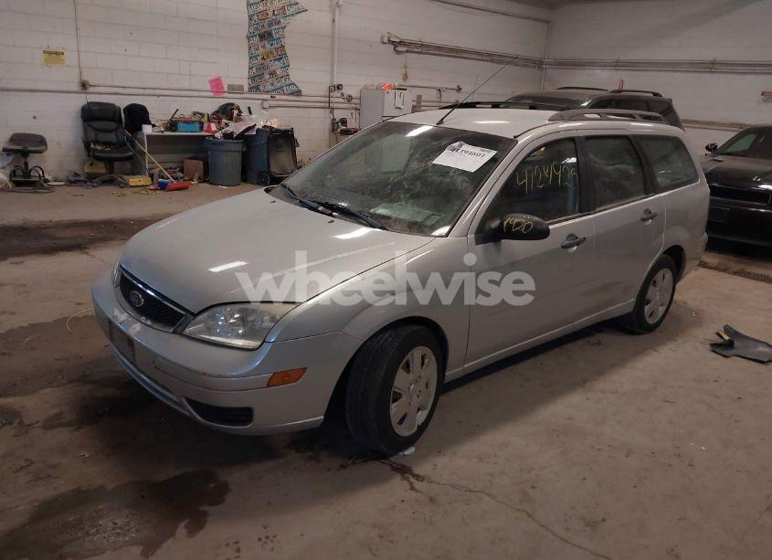 Photo 2 of 2006 Ford Focus ZXW (VIN 1FAHP36NX6W226755)