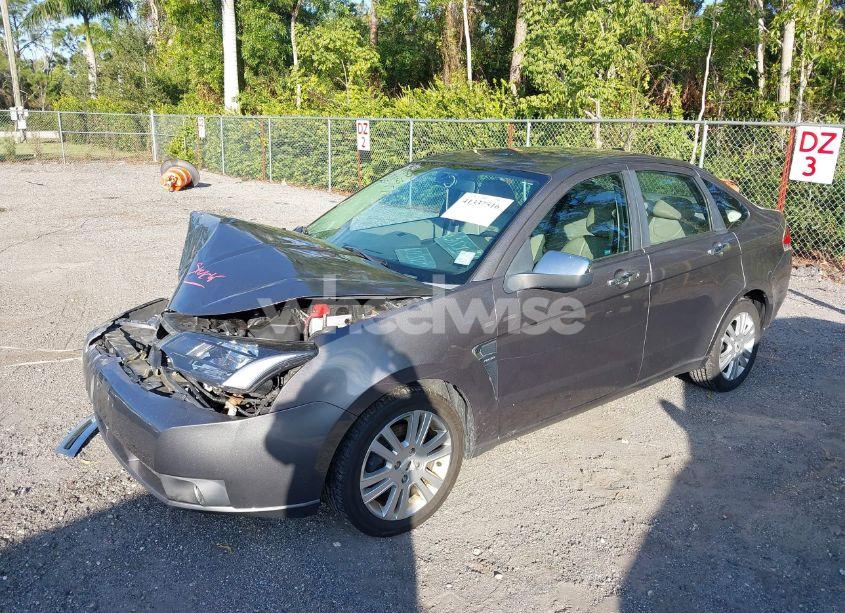 Photo 2 of 2009 Ford Focus SEL (VIN 1FAHP37N49W177071)