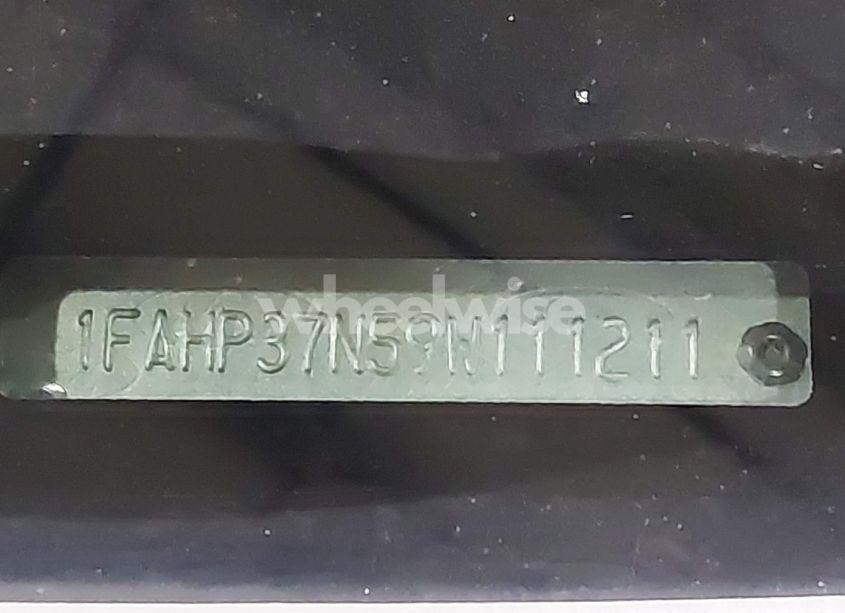 Photo 9 of 2009 Ford Focus SEL (VIN 1FAHP37N59W111211)