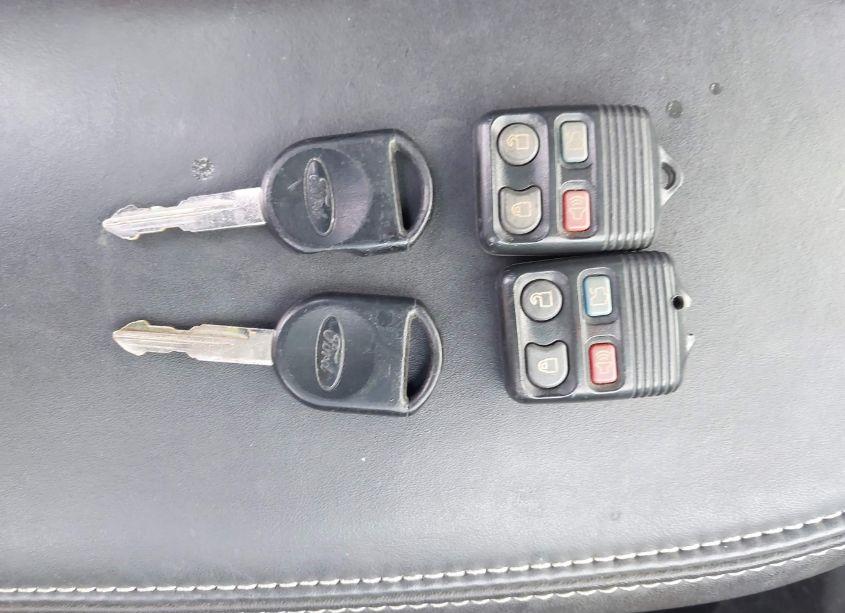 Photo 11 of 2009 Ford Focus SEL (VIN 1FAHP37N99W107680)