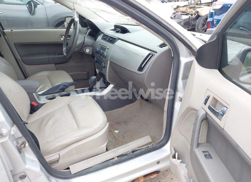 Photo 5 of 2009 Ford Focus SEL (VIN 1FAHP37NX9W200238)