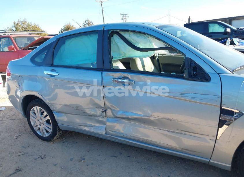 Photo 13 of 2009 Ford Focus SEL (VIN 1FAHP37NX9W214432)