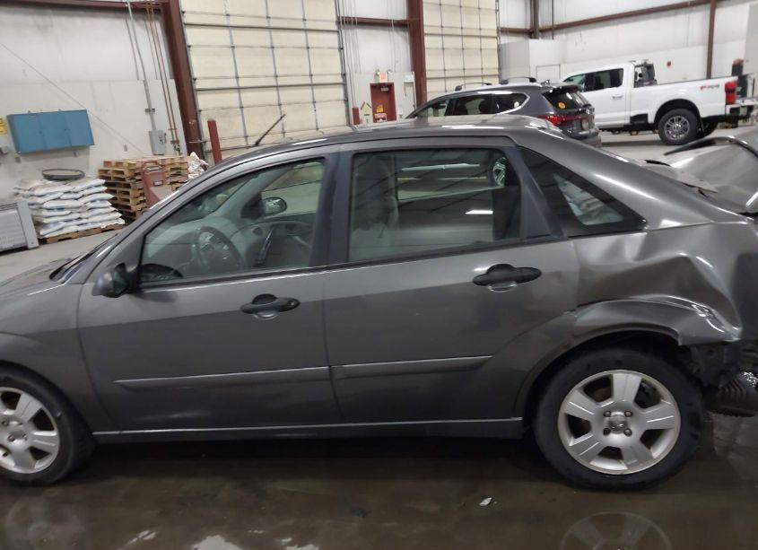 Photo 15 of 2003 Ford Focus ZTS (VIN 1FAHP38303W306878)
