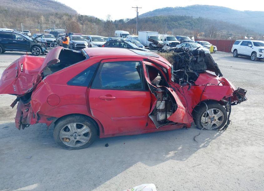 Photo 4 of 2006 Ford Focus ZX4 (VIN 1FAHP38Z96W241165)