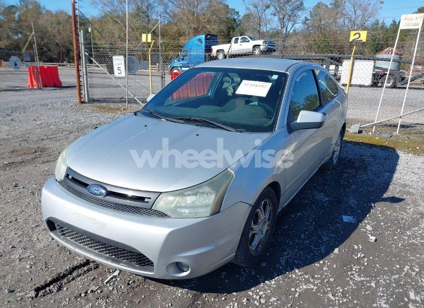 Photo 2 of 2010 Ford Focus SE (VIN 1FAHP3CN5AW140444)